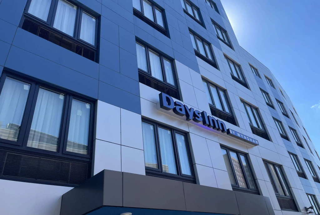 Days Inn by Wyndham Bronx NYC
