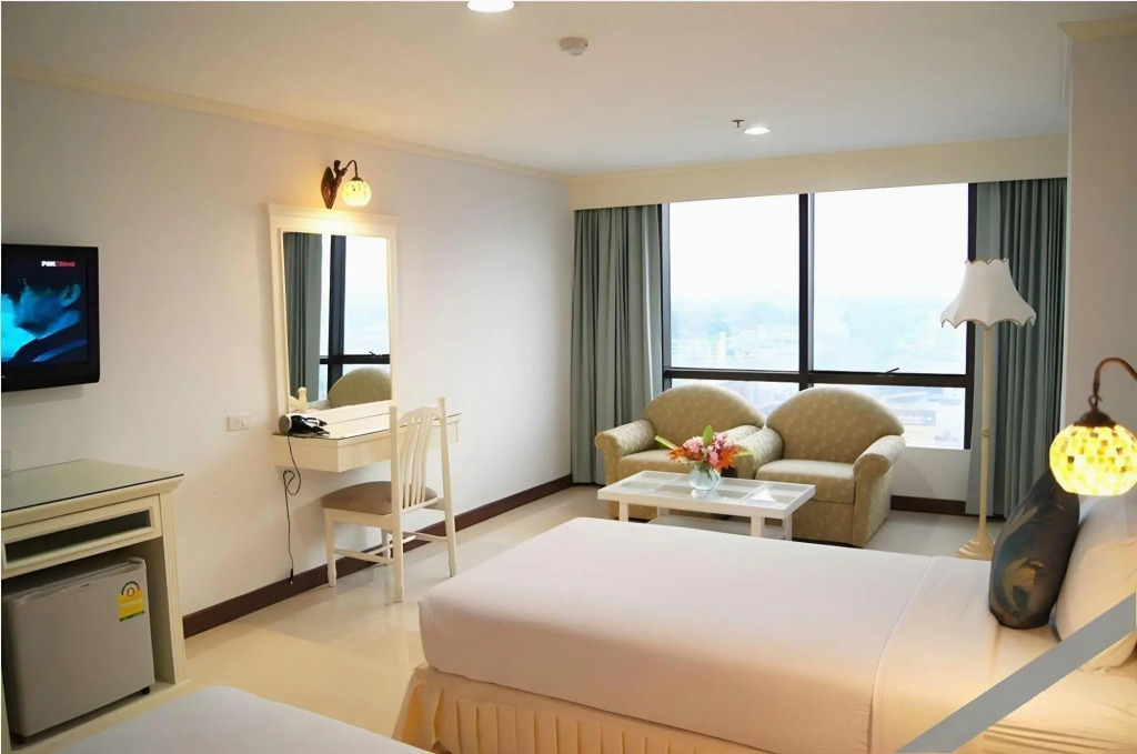 Bay Hotel Srinakarin