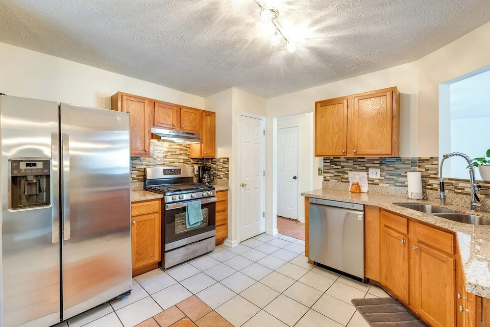 Atlanta Area Home w/ Yard ~ 2 Mi to Six Flags