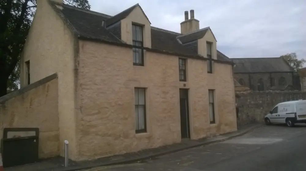 Traditional 2 Bedroom Church Gatehouse