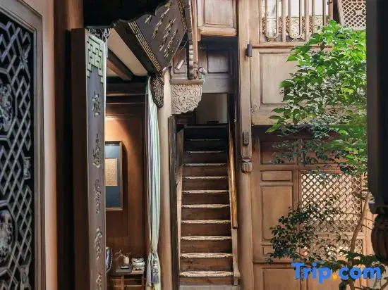 Premier Compound Hotel
