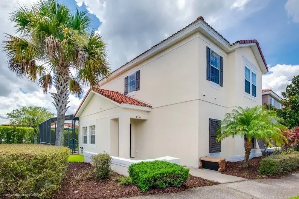 Bella Vidatown With Full Size Pool! 4 Bedroom Townhouse by RedAwning