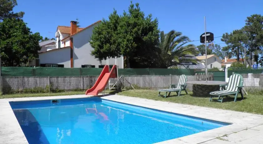 Moradia com Piscina - Almada
