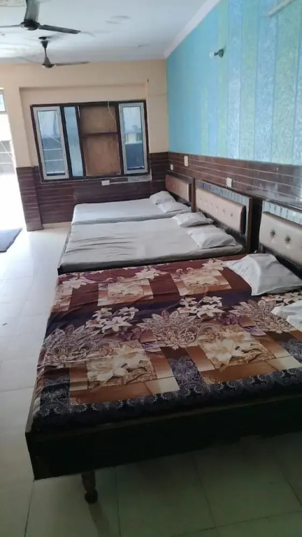 Shri Ganpati Guest House by OYO Rooms