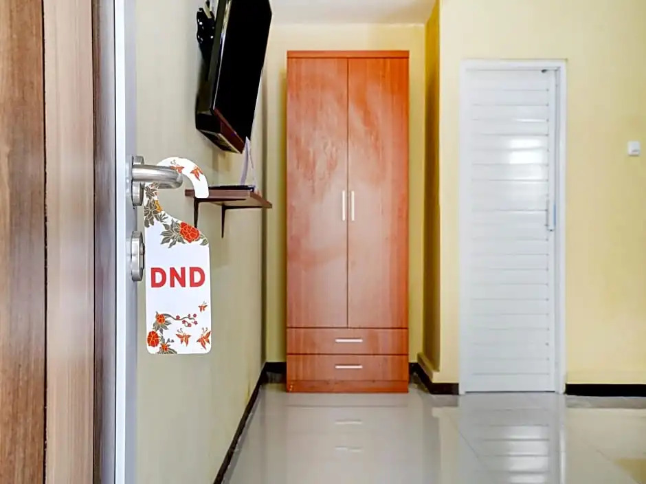 OYO 90140 Nginep Yuuk Guest House
