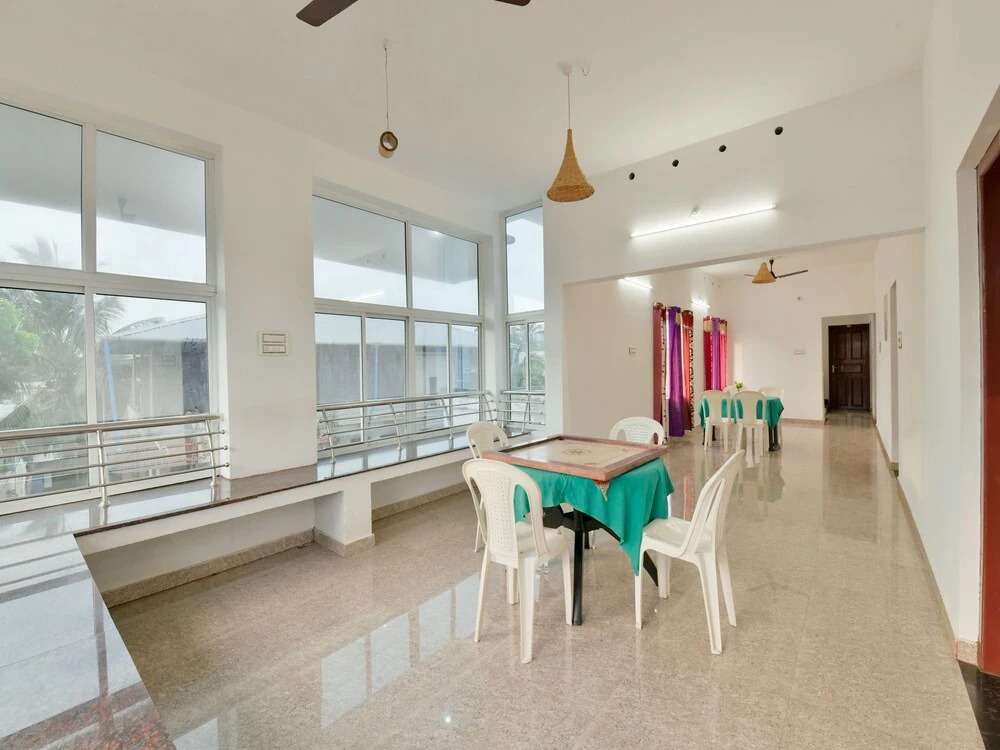 OYO 15434 Hilton Residency