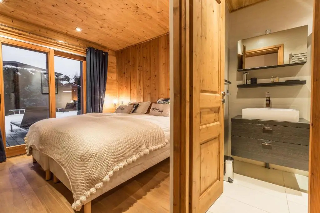 Apartment Au Bon Coin - Luxury Chamonix Hidden Haven, Mont Blanc view, Hot Tub and Garden