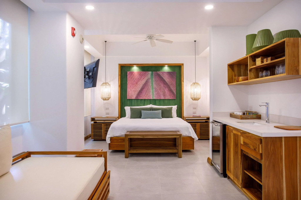 Arenas Del Mar Beachfront & Rainforest Resort Member of the Cayuga Collection