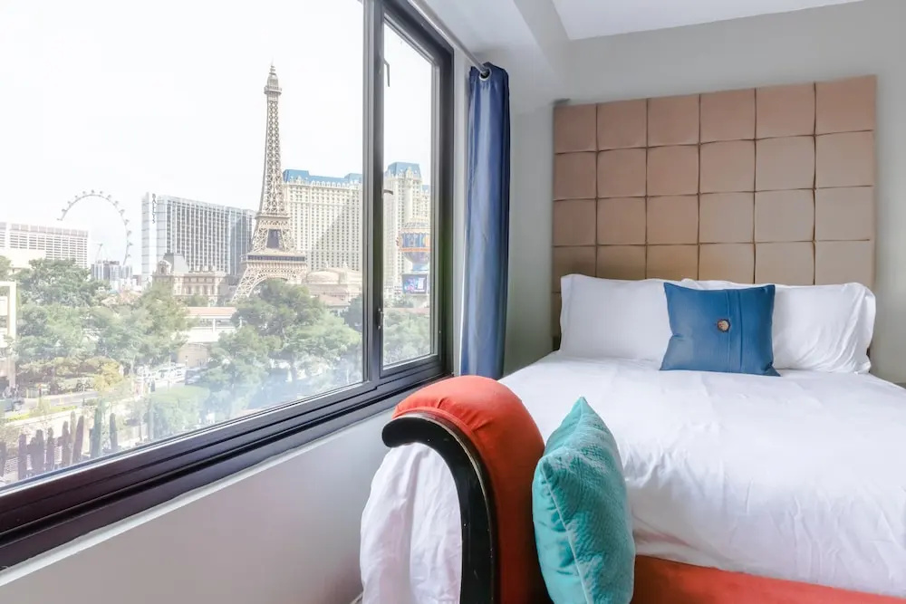 Stay Together Suites - Condominium Sleeps 14 with Iconic Vegas Views, Attached to The Cosmopolitan, NO RESORT FEES