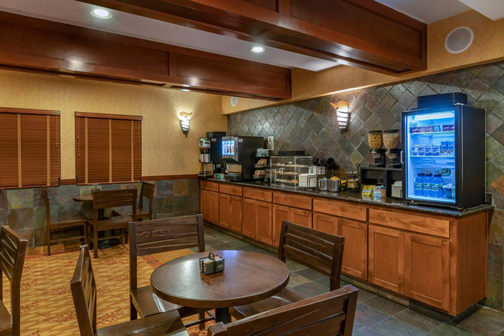 Lloyd Hotel Astoria Bayfront, an Ascend Collection Hotel