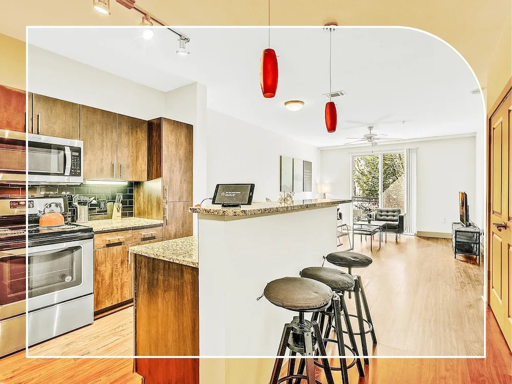 Downtown Midtown Apartments by NUOVO