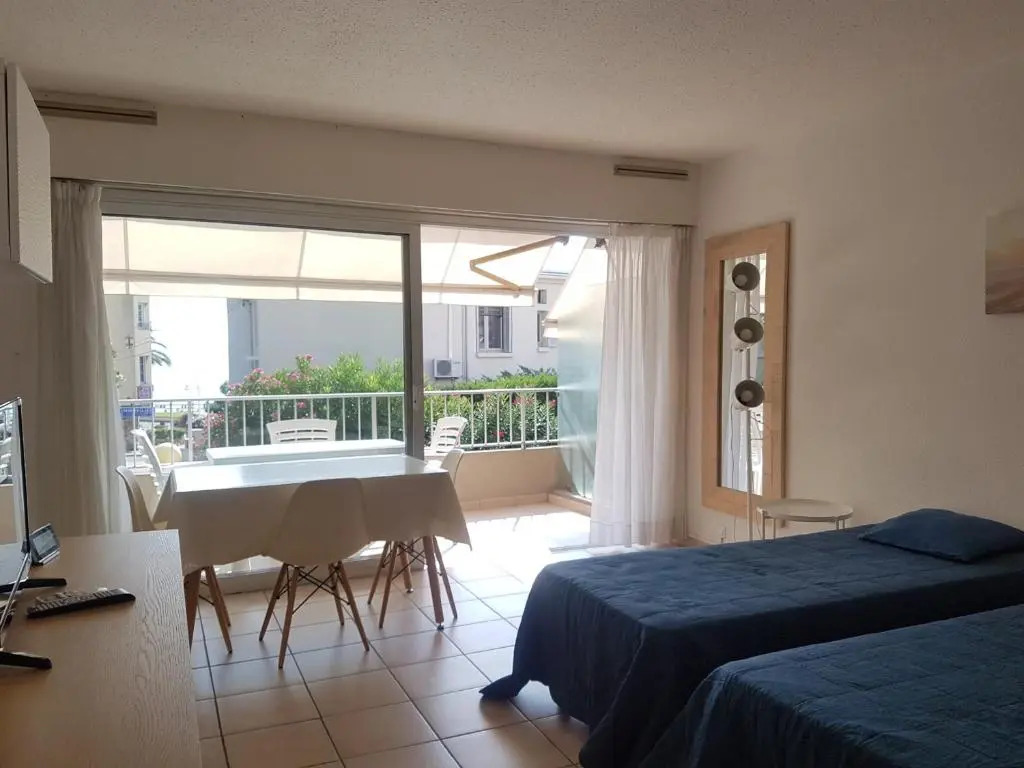 Appartement Saint-Raphaël, 1 pièce, 2 personnes - FR-1-466A-15