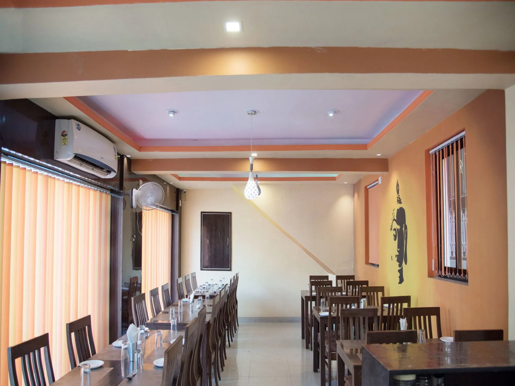 Hotel Royal T By OYO Rooms