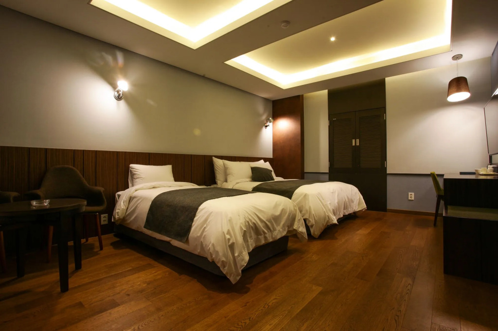 Karak Tourist Hotel