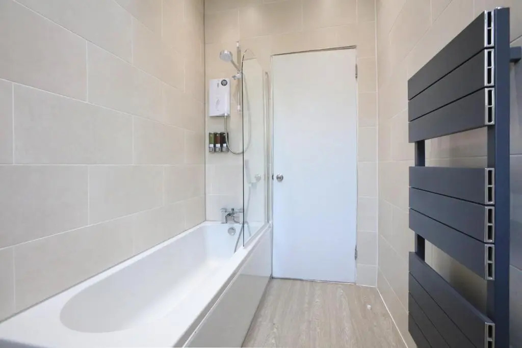 Edinburgh City Central Apartment Sleeps 6 Free Parking