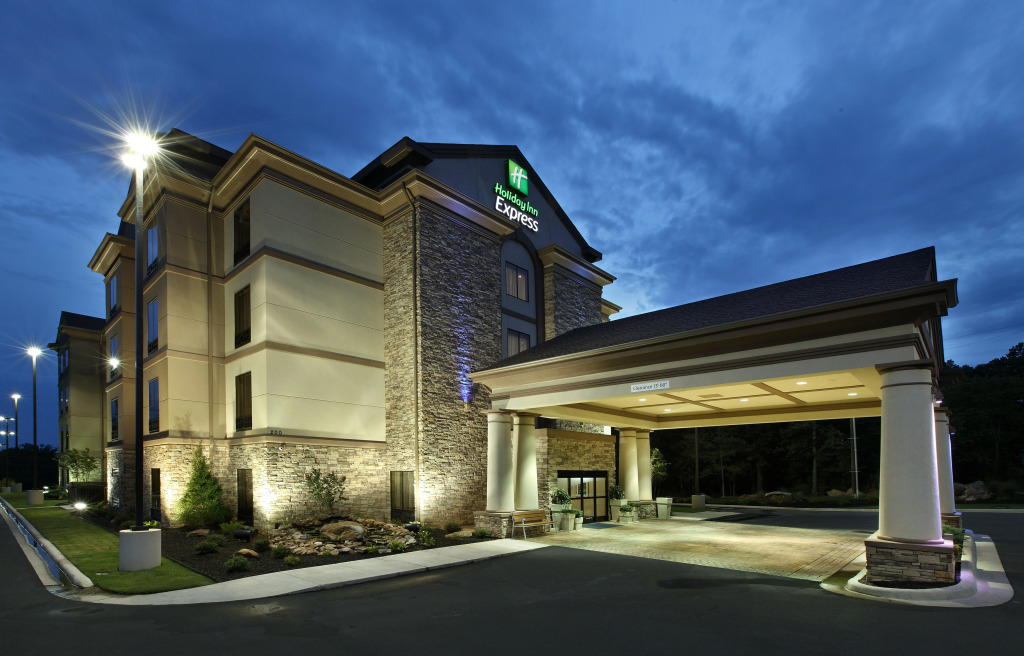 Holiday Inn Express & Suites Maumelle by IHG