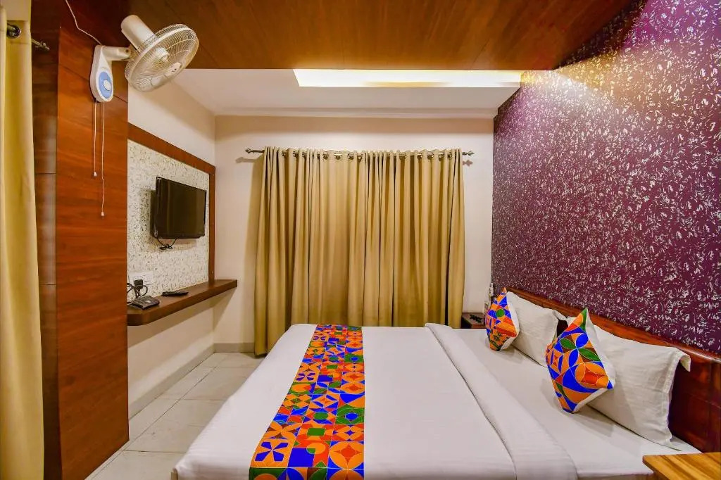 FabHotel Prime Grand Palace