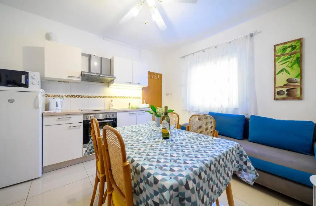 Stela Apartments