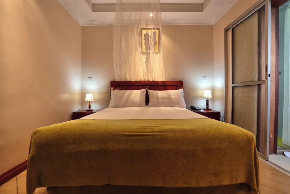 Sakinas Luxury Suites