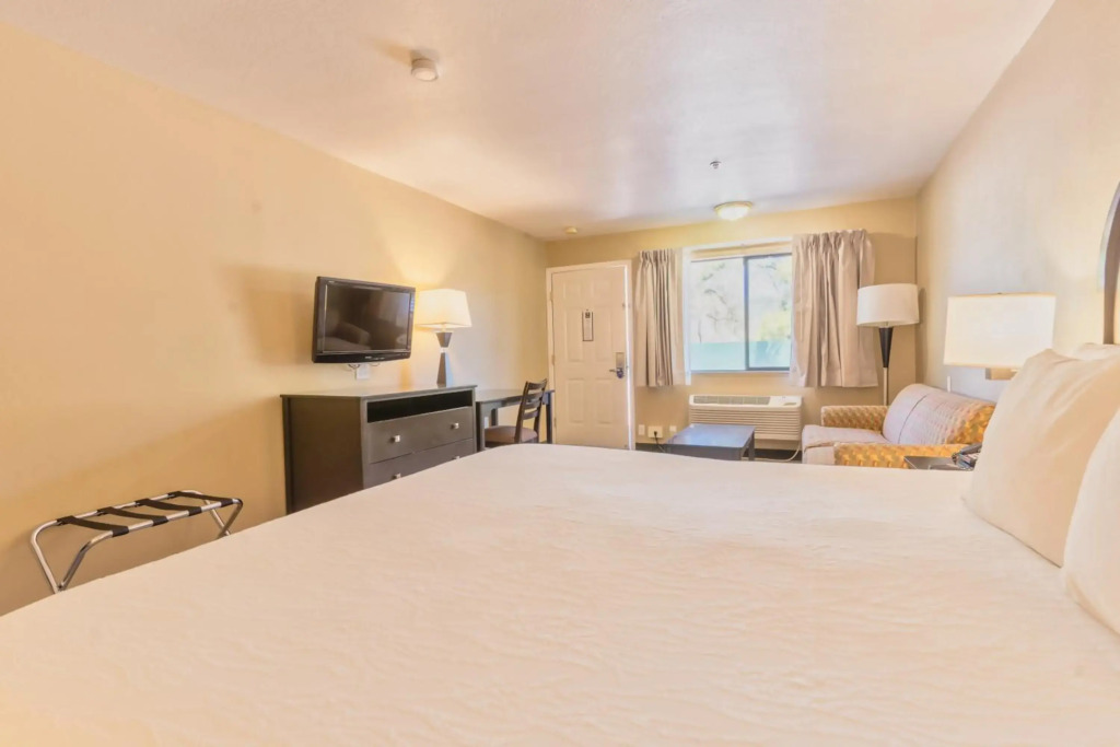 The Oakhurst Inn at Yosemite