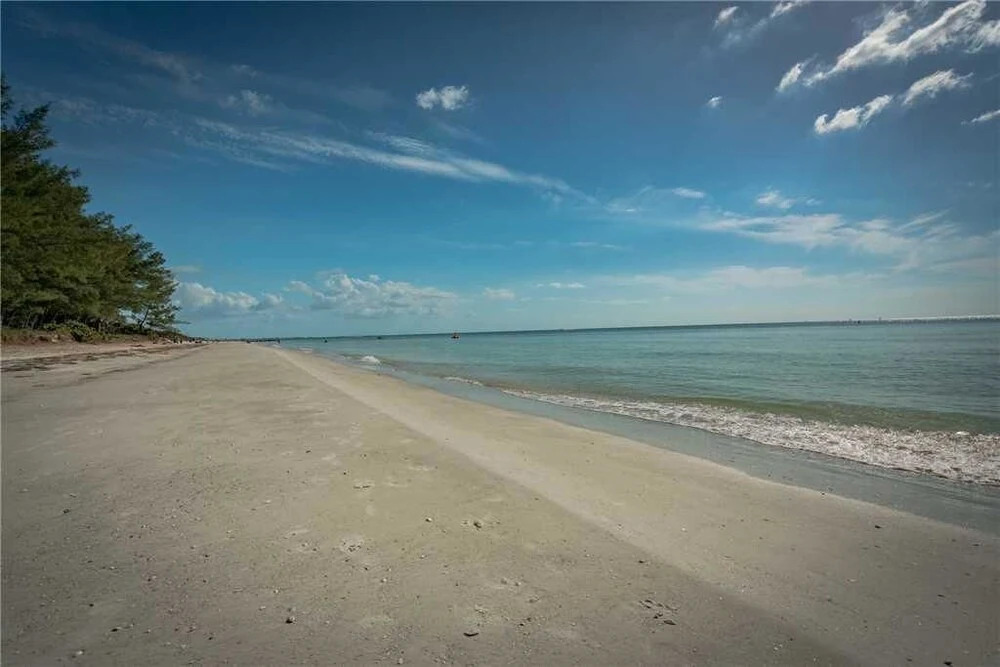 Seashell 19 - Two Bedroom Condo