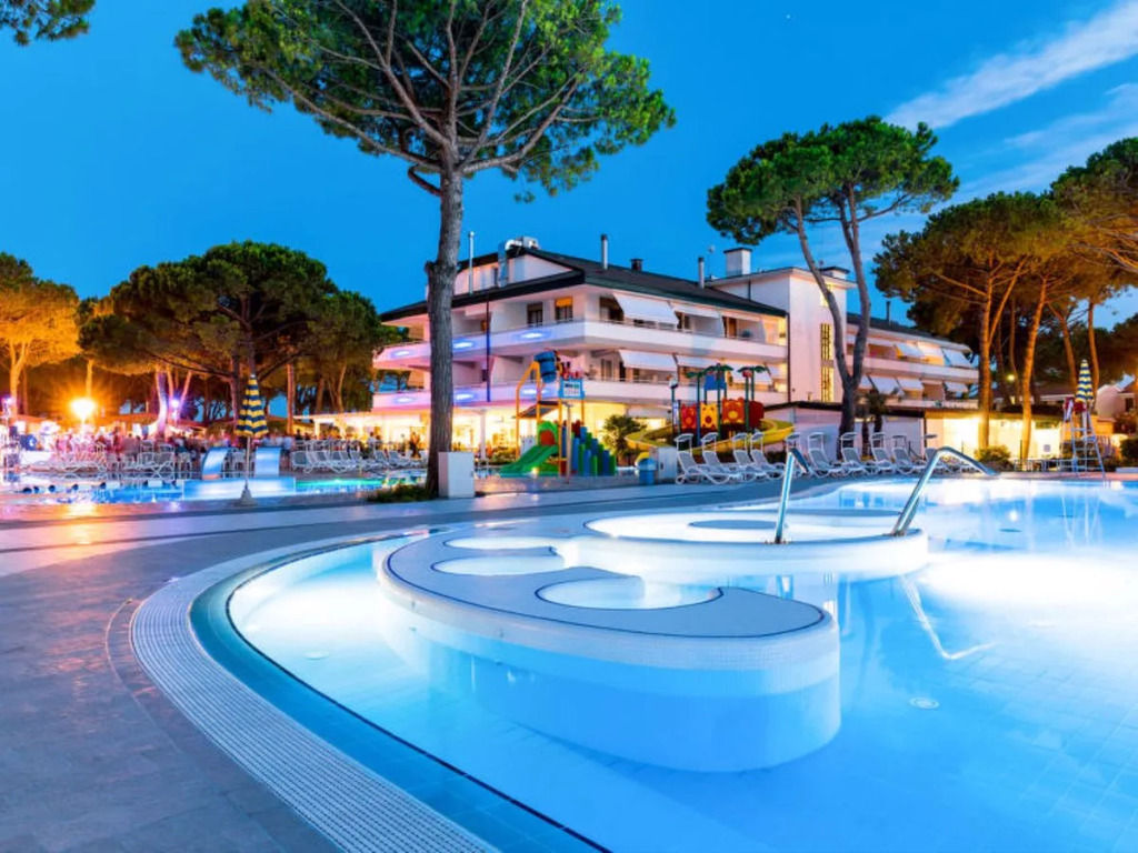Residence Village (CLL240)