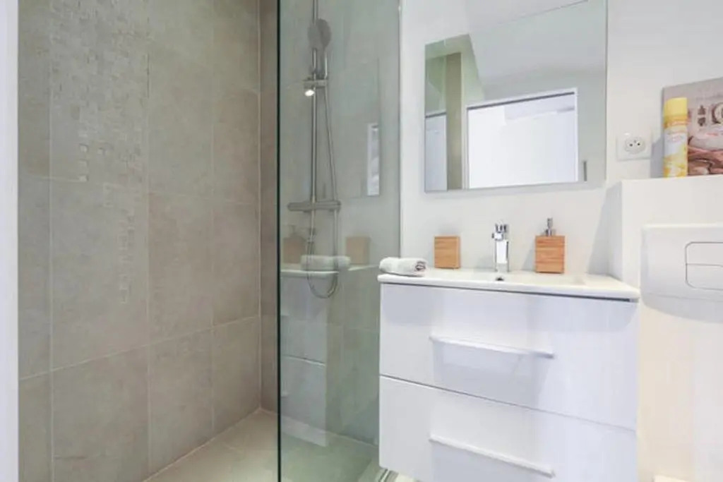 Gilly 4 - EXCEPTIONAL 2BEDS, SEA VIEW, MODERN,A/C, OLD TOWN