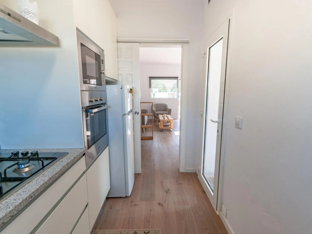 Lovely Holiday Home in l'Escala with Fenced Garden