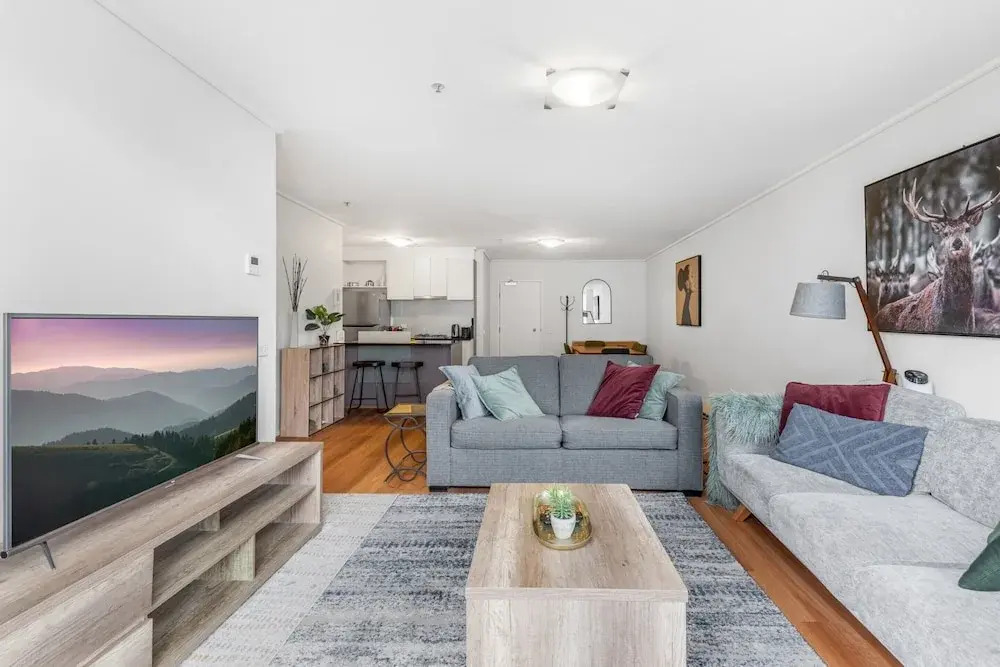 Luxe 2-bed Apartment With River Views Near Casino