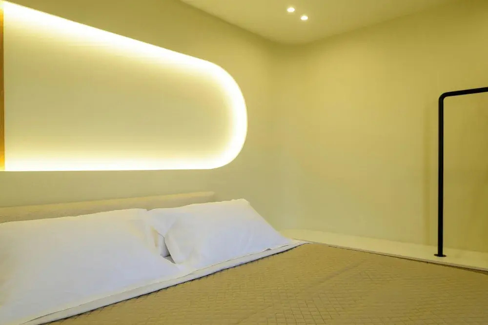 Thea Acropolis Suites & Apartments