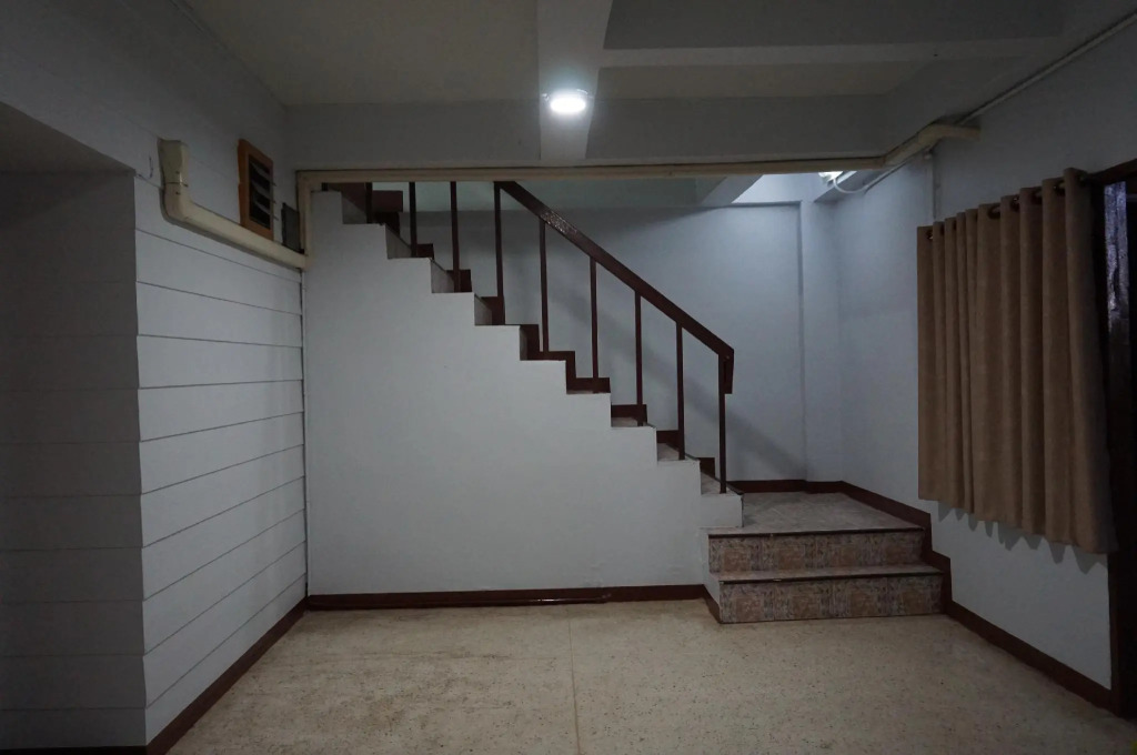 Parichart Place