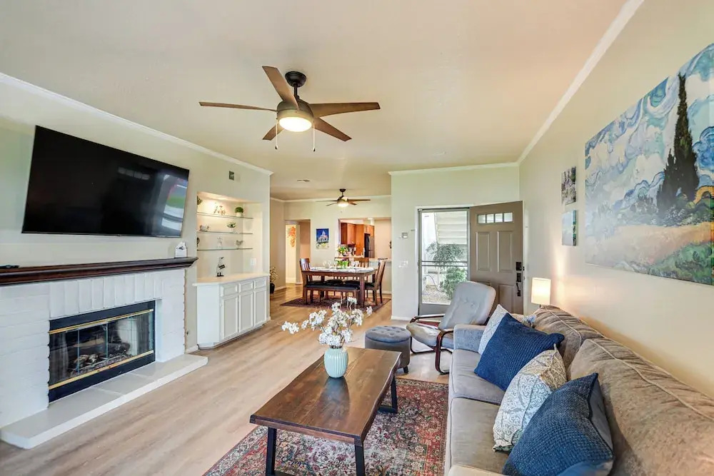 Palm Desert Condo w/ Patio & Community Perks!