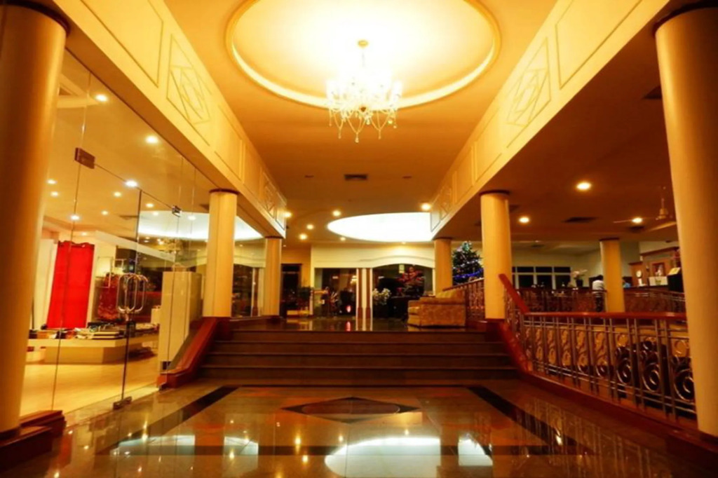 Sir James Resort