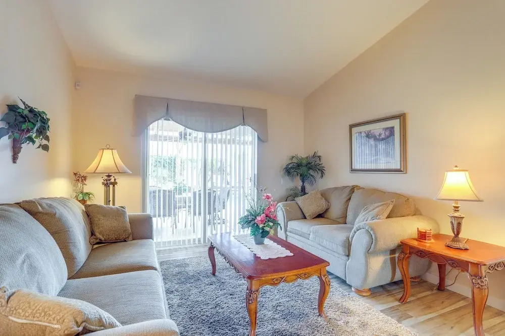 065014: 2 Mi to Big Rock Golf Course: Luxury Home