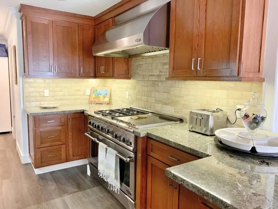 Cute Home 7 Blocks To Beach . Xbox . Bikes . Pets