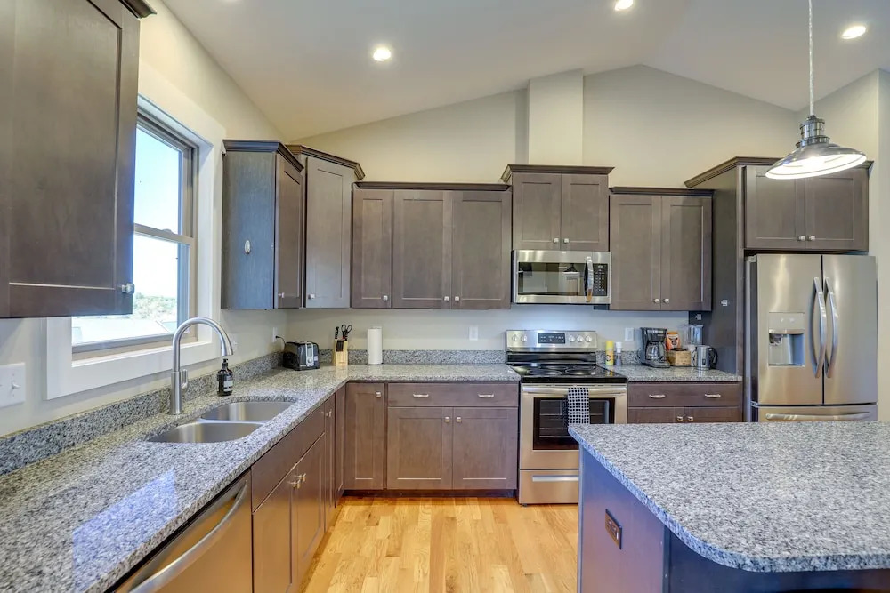 Quiet Weaverville Home w/ Screened-in Porch!