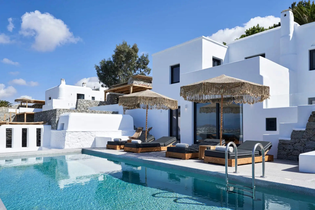 Monogram Travel Naxos