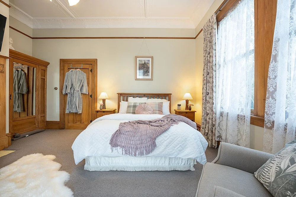 The Fern & Thistle Boutique Accommodation- Drinks, Hotpool, Sauna