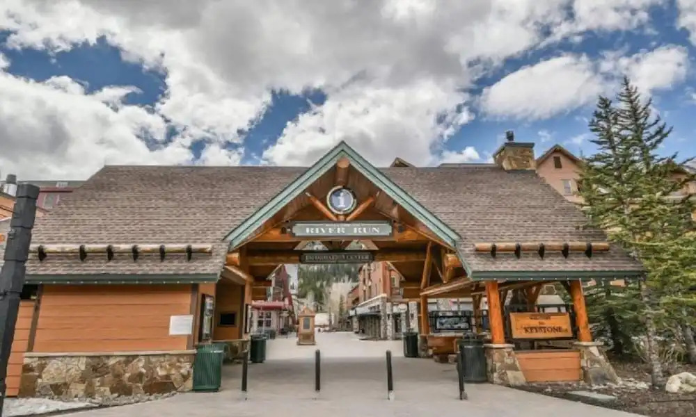 Red Hawk Townhomes 4 Bedroom - 200 Yards to Gondola!