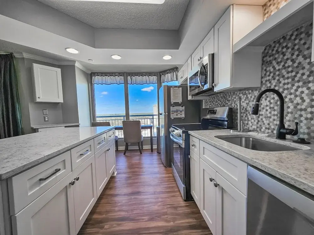 1707 Brighton, impressively remodeled, 3 bedroom ocean view 3 Condo