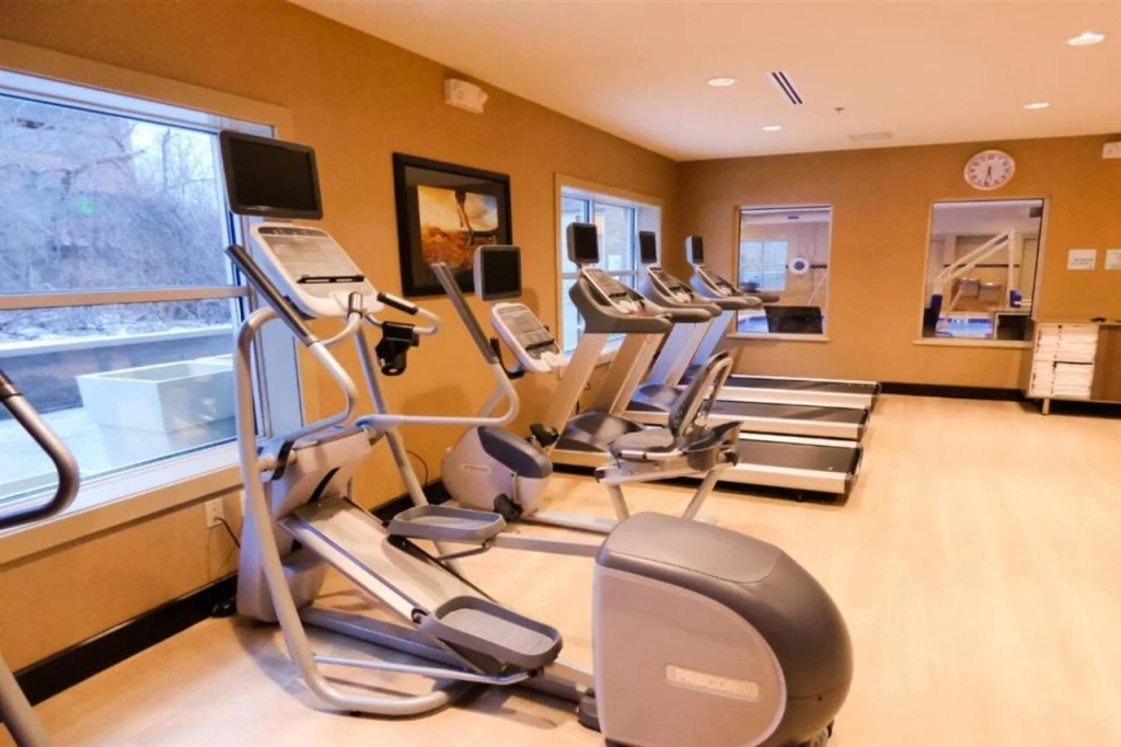 Holiday Inn Express & Suites Plymouth - Ann Arbor Area by IHG