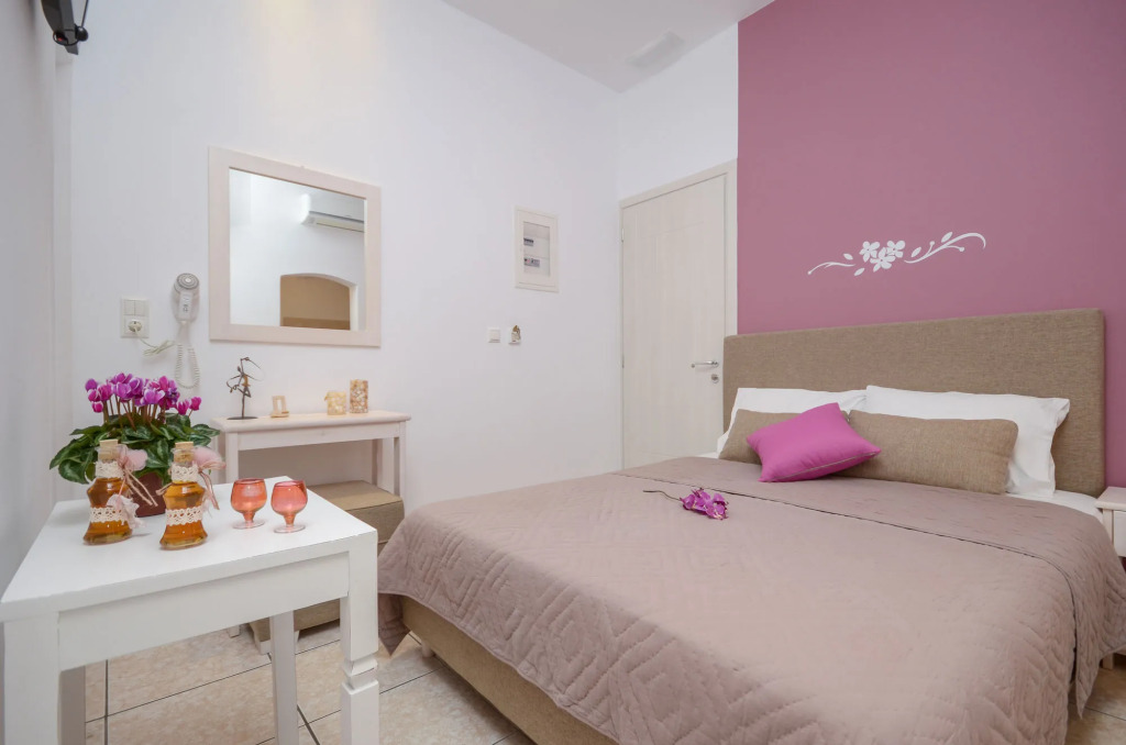 Panormos Hotel and Studios