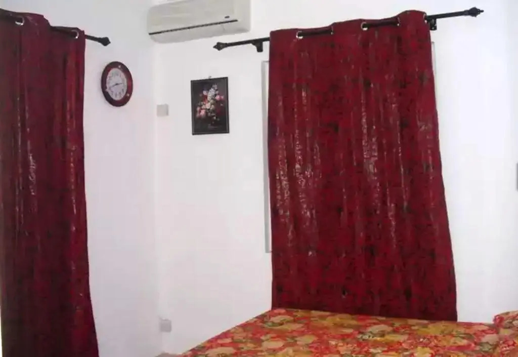 3 bedrooms appartement at Pereybere 600 m away from the beach with shared pool enclosed garden and wifi