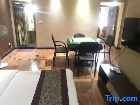 Luliang Yiyuan Business Hotel