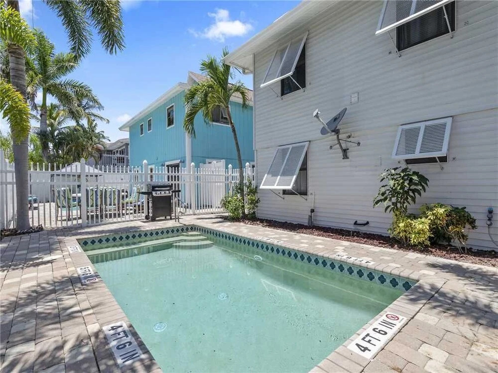 Captain Moore House 1 Two Bedroom Home
