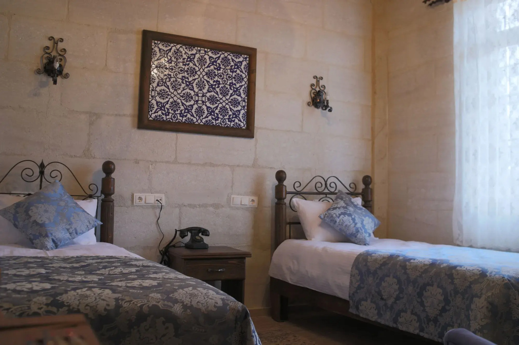 Caravanserai Inn Hotel