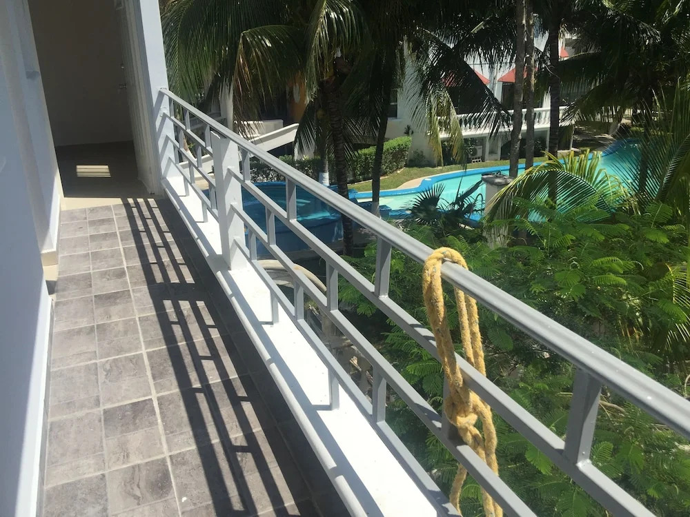 Jerusalem of Cancun Pansion Apts.