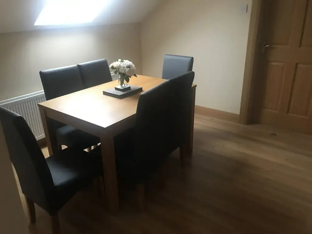 Dungannon 2 Bed Bungalow - Sleeps 5 - Pet Friendly