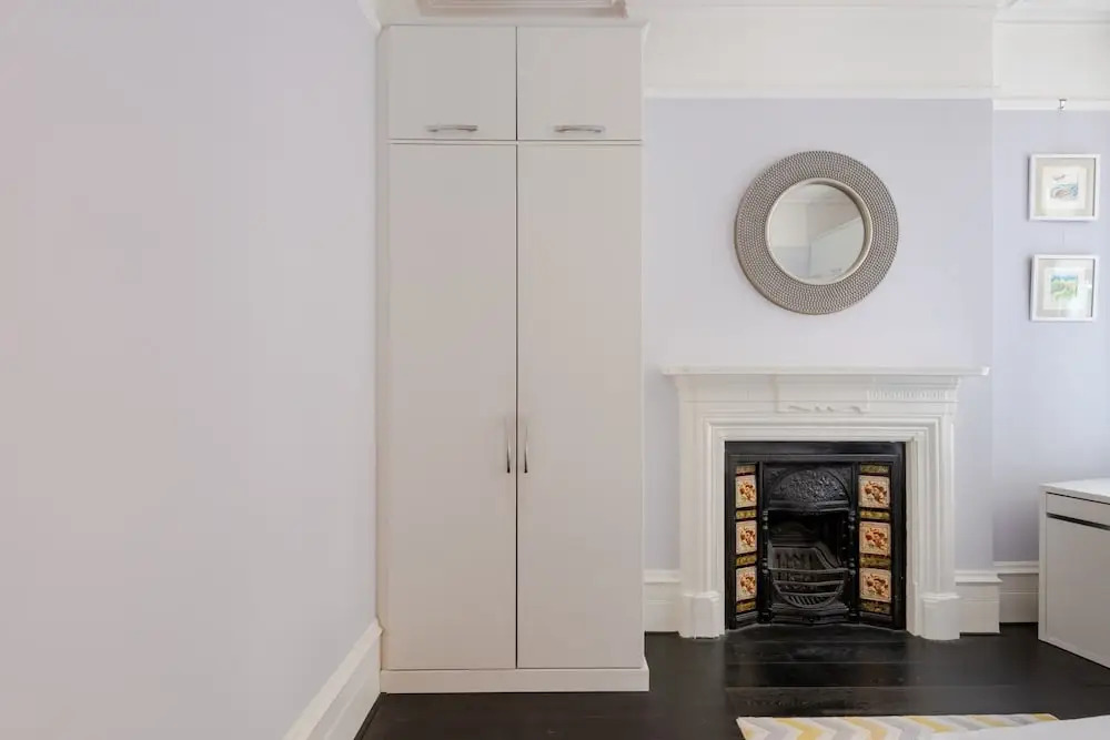 Bright 2 bed flat near Belsize Park, fits 4 guests