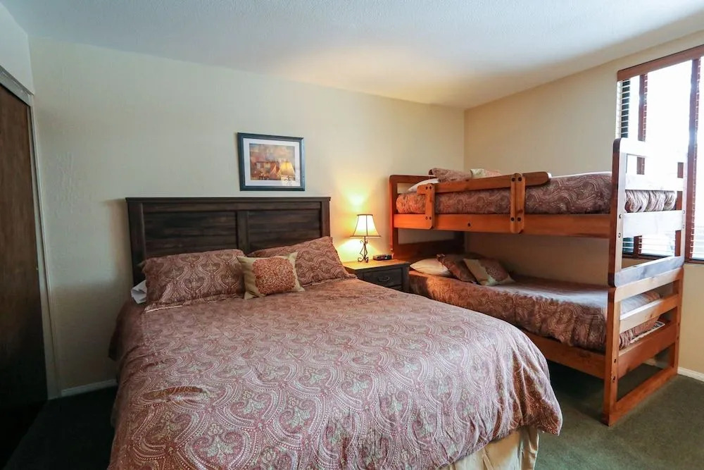 San Sierra 10 Updated Condo, with Complex Jacuzzi, Short Walk to The Village by RedAwning